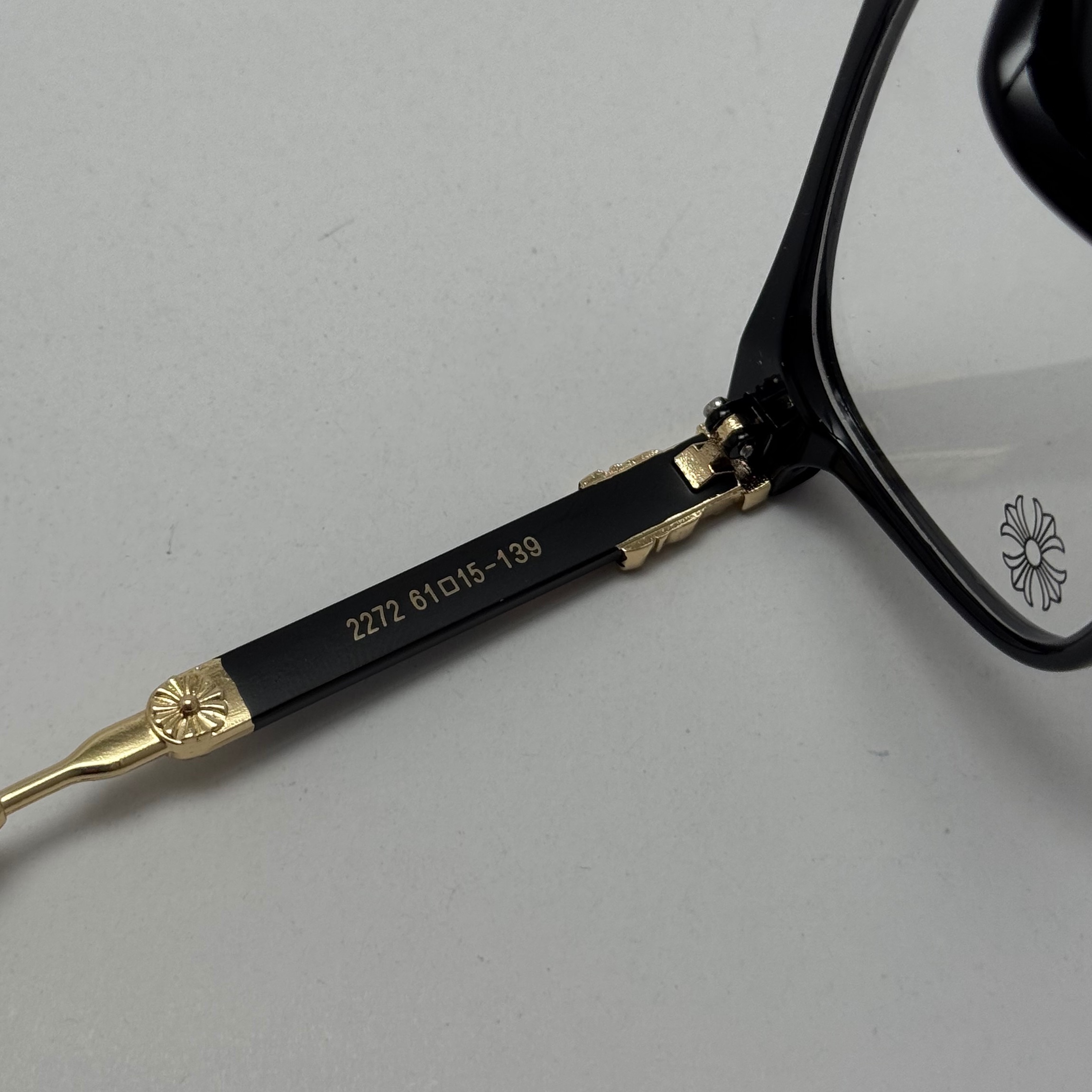 عینک بلوکات کروم هارتز مشکی طلایی Chrome Hearts 2272 - کیفیت مستر
