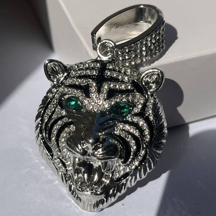 گردنبند پلاک فول نگین کاری شده طرح Big Bank رنگ ثابت با کیفیت بالا کد zel (پس کرایه)