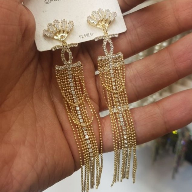 گوشواره طرح برند شنل Chanel نقره ای و طلایی تنوع طرح رنگ کاملا ثابت کد bn (پس کرایه)