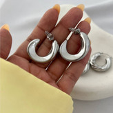 گوشواره استیل زنانه طرح مینیمال قلب تنوع طرح رنگ ثابت و ضد حساسیت کد tj (پس کرایه)