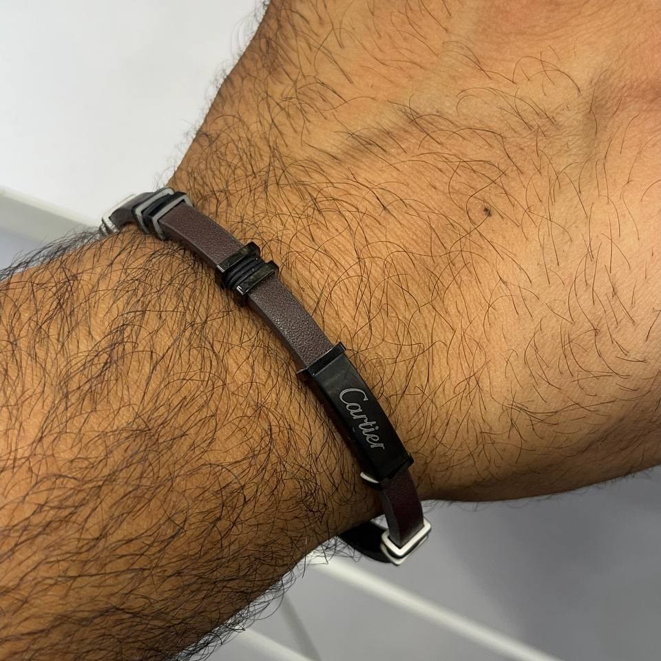 دستبند چرمی قفل و پلاک استیل مردانه برند مونت بلنک Montblanc کیفیت چرم عالی تنوع طرح رنگ ثابت کدbn (پس کرایه)