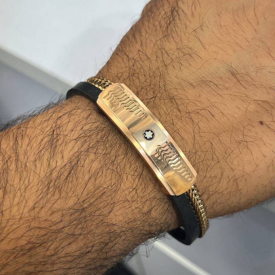 دستبند چرمی قفل و پلاک استیل مردانه ورساچ Versace کیفیت چرم عالی تنوع طرح رنگ ثابت کدbn (پس کرایه)