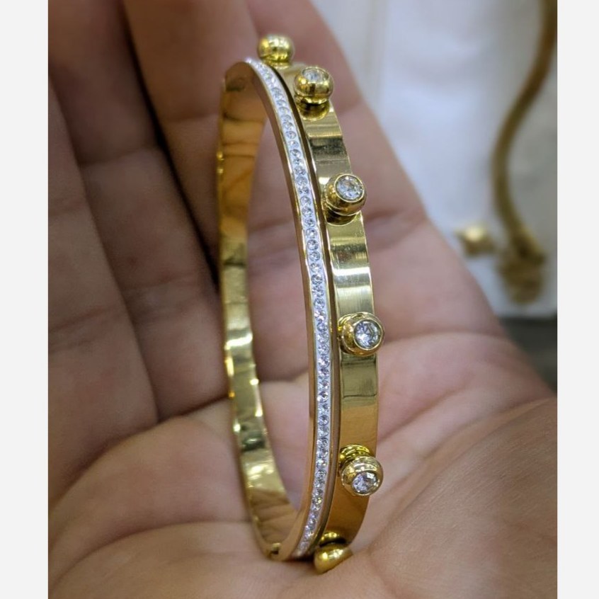 دستبند النگویی و بنگل استیل زنانه طرح ورساچ versace تنوع طرح رنگ ثابت کد sh