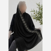 شال مجلسی گلدوزی شده جنس کریشه پلاس با حاشیه دانتل ابعاد 180 در 62 سانتیمتر