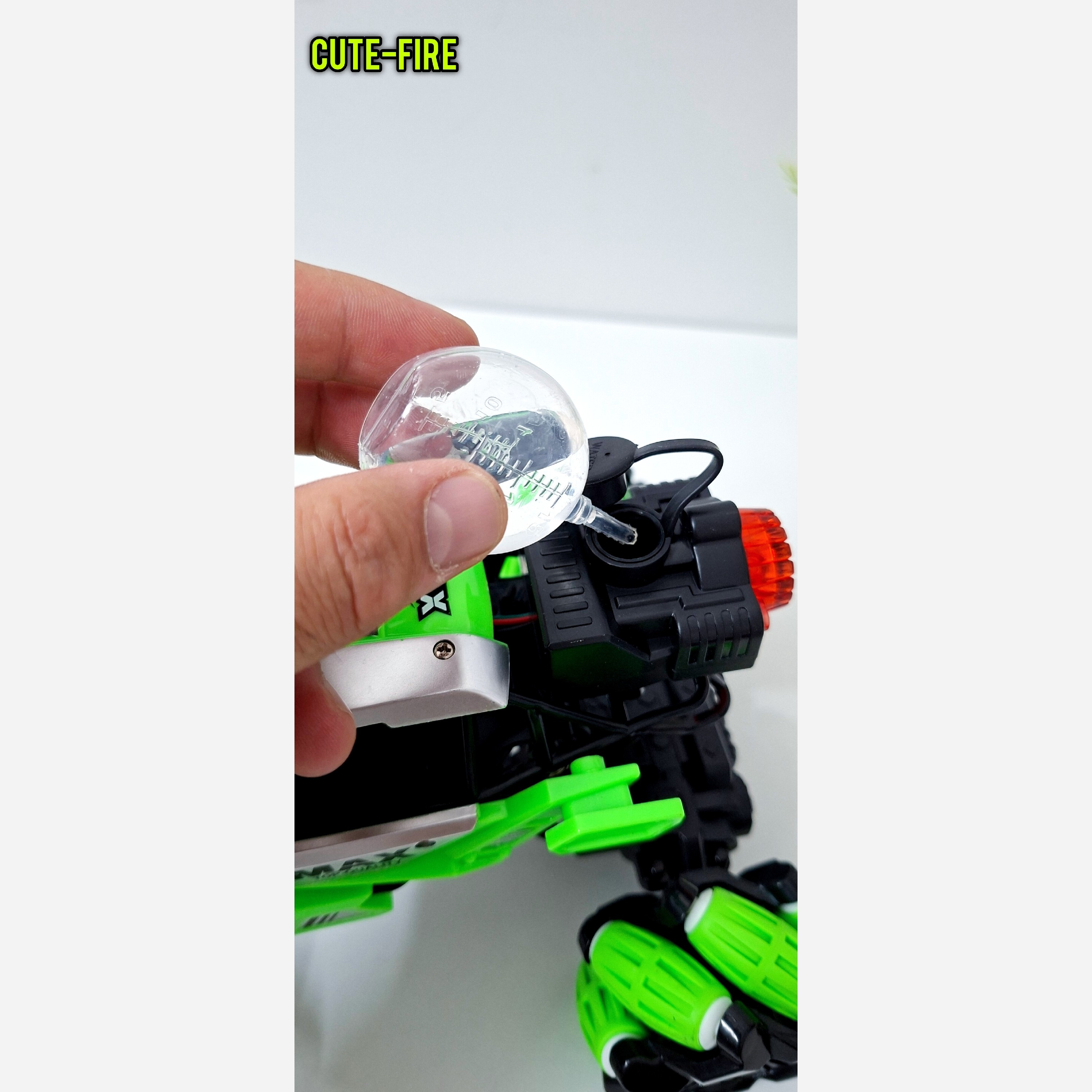 ماشین کنترلی چرخ کپسولی دودزا شارژی چراغدار و پر قدرت