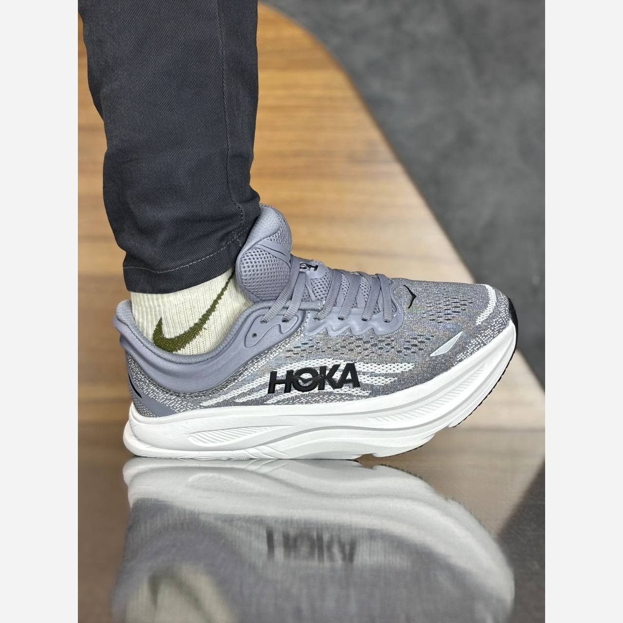 کتونی رانینگ 9 hoka bondi مناسب پیاده روی ورزش