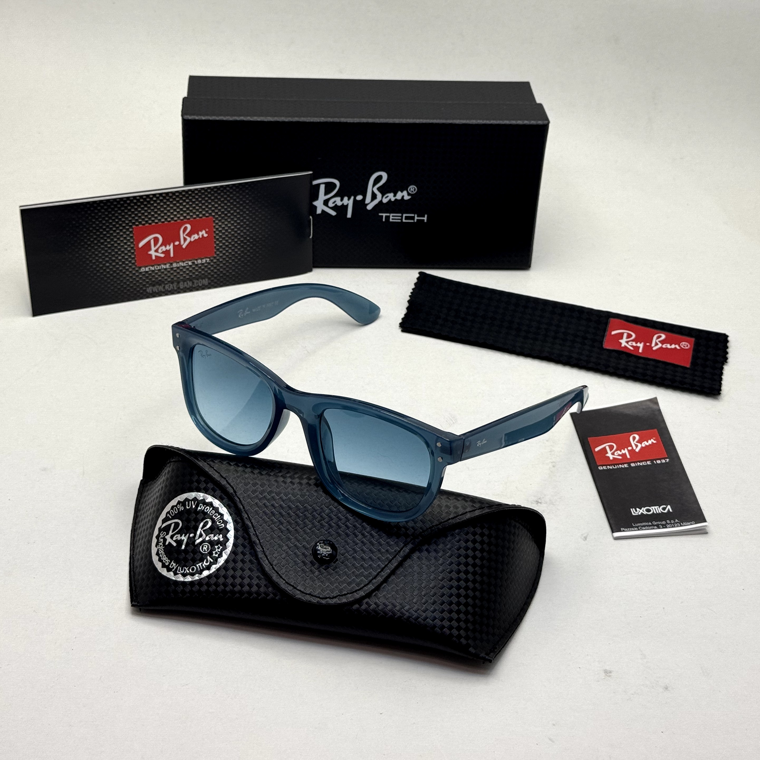 عینک آفتابی ریبن ویفرر ریورس آبی به همراه پک کامل rayban (ارسال رایگان)